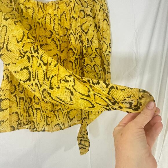 FRAME Off-The-Shoulder Billow Top XS | Yellow Black Python Print Blouse - Picture 5 of 5
